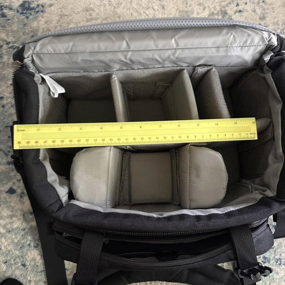 Lowepro Compact AW Camera Shoulder Bag - Black Multiple Padded Pockets Great Bag